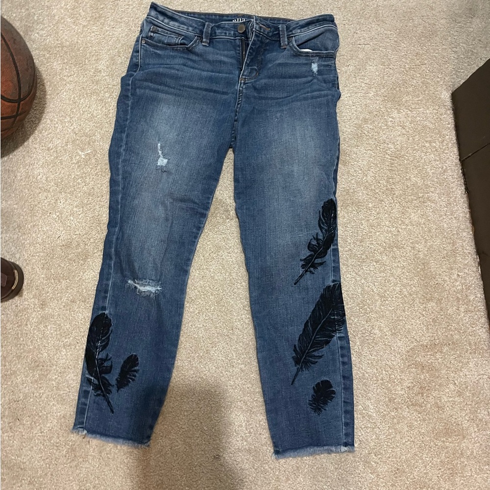Capri Jeans with Black Feather Embroidery